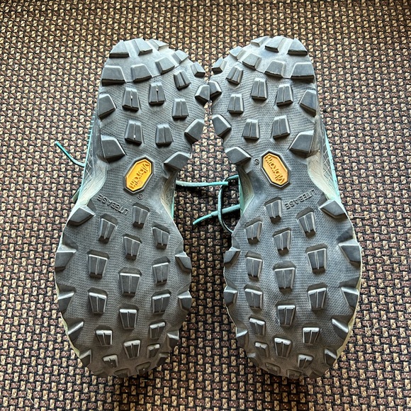 Scarps women’s hiking shoes - Picture 4 of 6